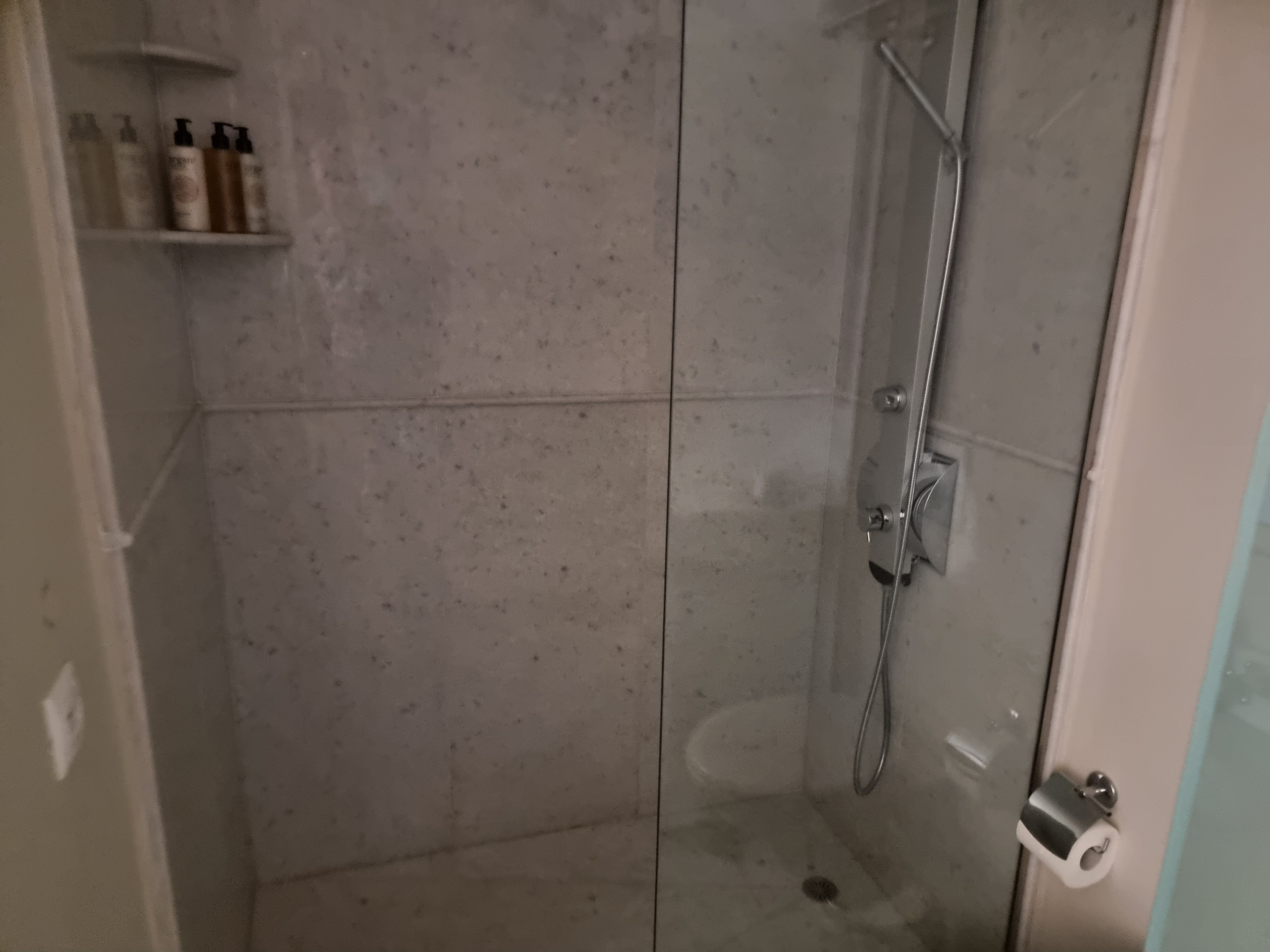 西瑞尔梅拉斯瑞酒店-浴室