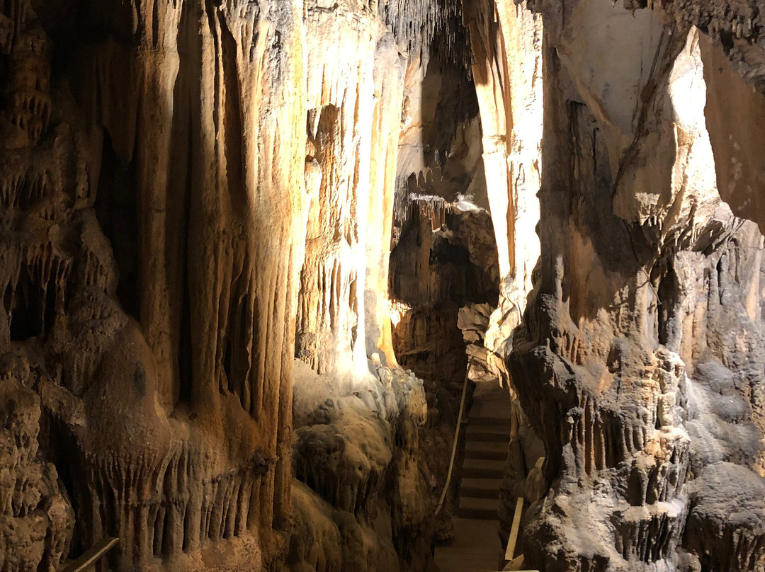 Grotte de Limousis-Limousis必去景点