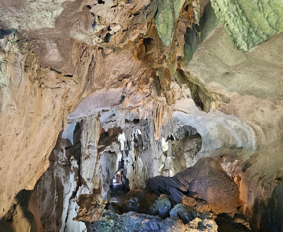 Động Trung Trang-卡巴必去景点