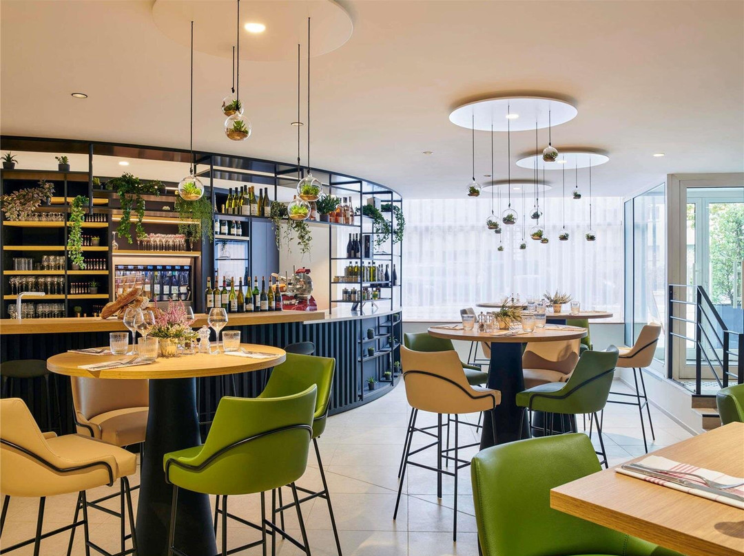 巴黎拉德芳斯 美居酒店主图