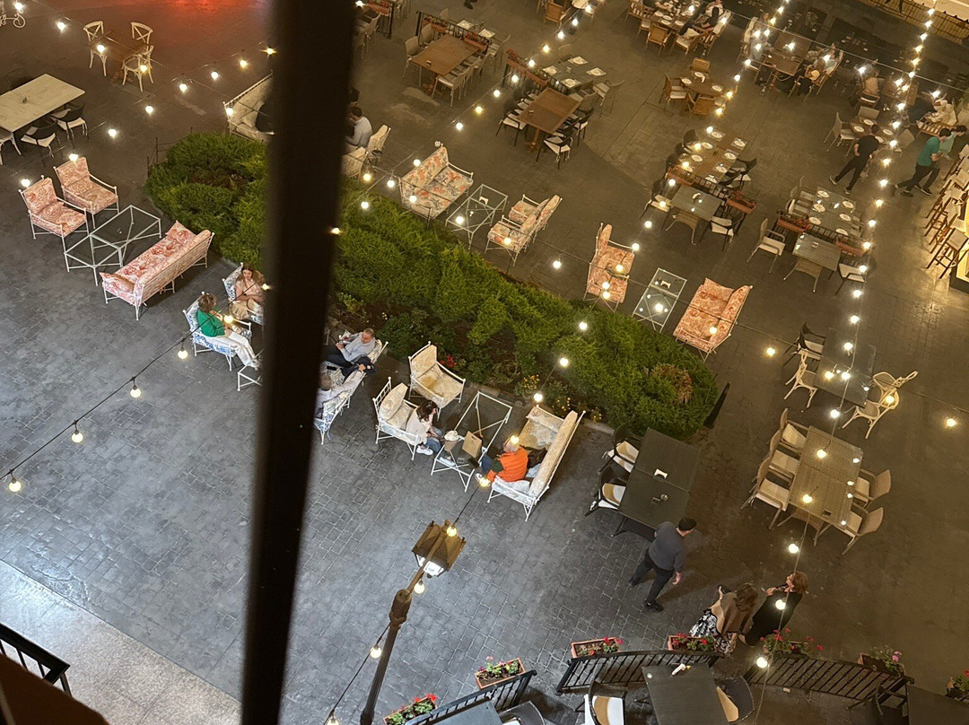 水晶格兰卡德里酒店主图