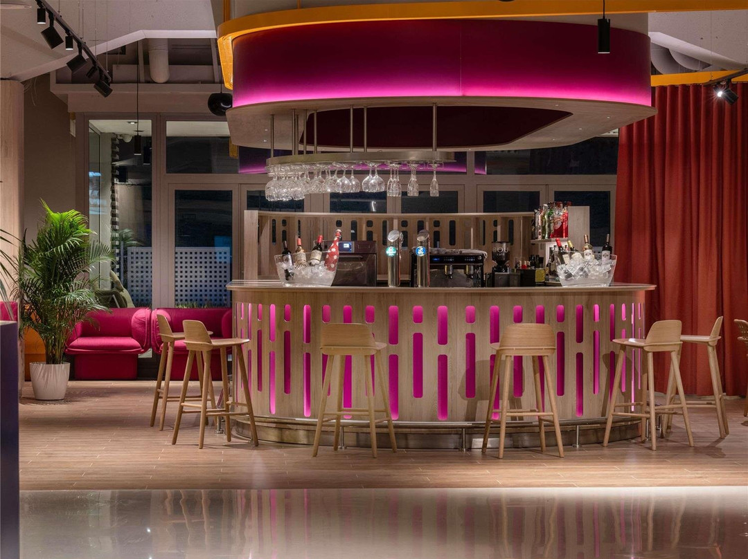 巴塞罗纳诺富特圣琼德斯披酒店主图