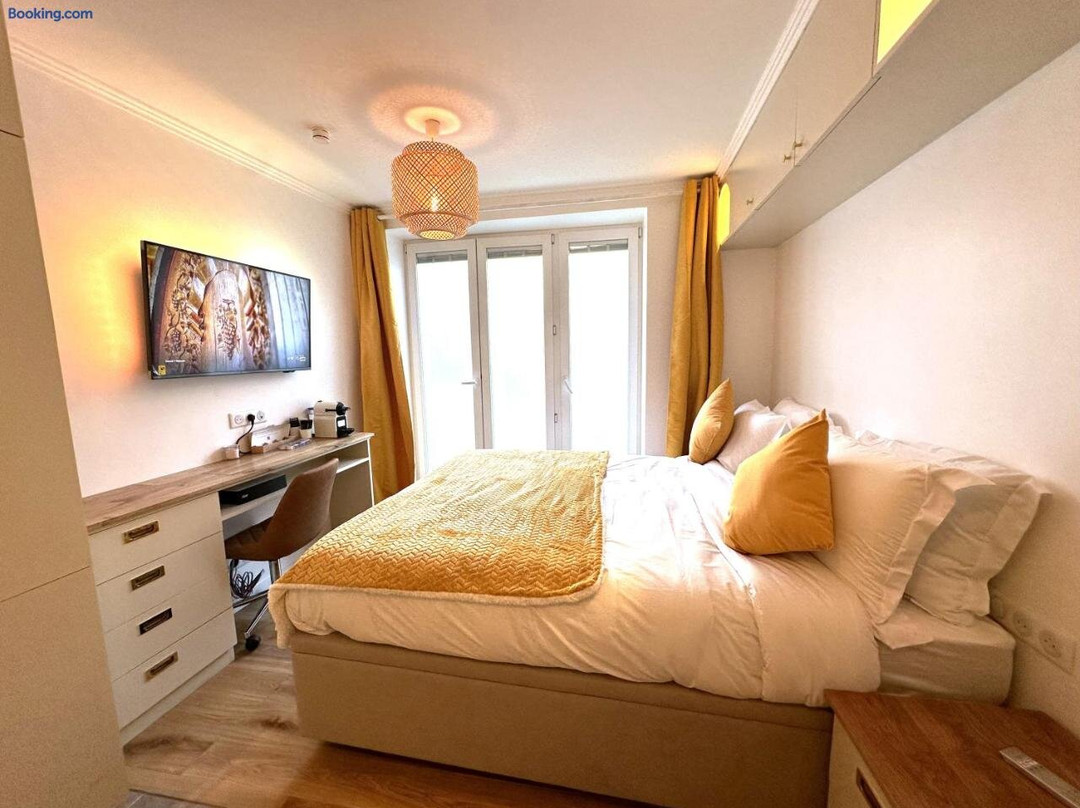 Parisien Hotel Style