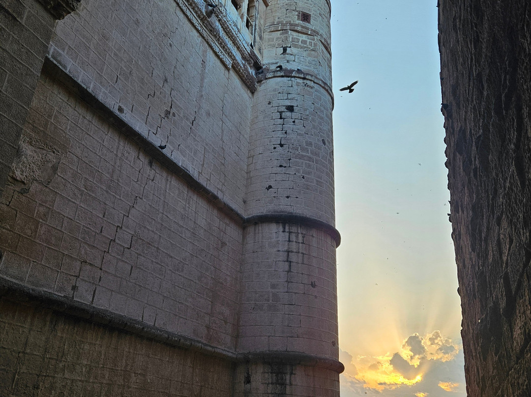 Motorcycle Expeditions-默纳利必去景点