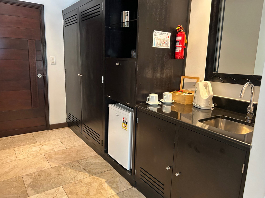 皇冠海滩度假村温泉酒店主图