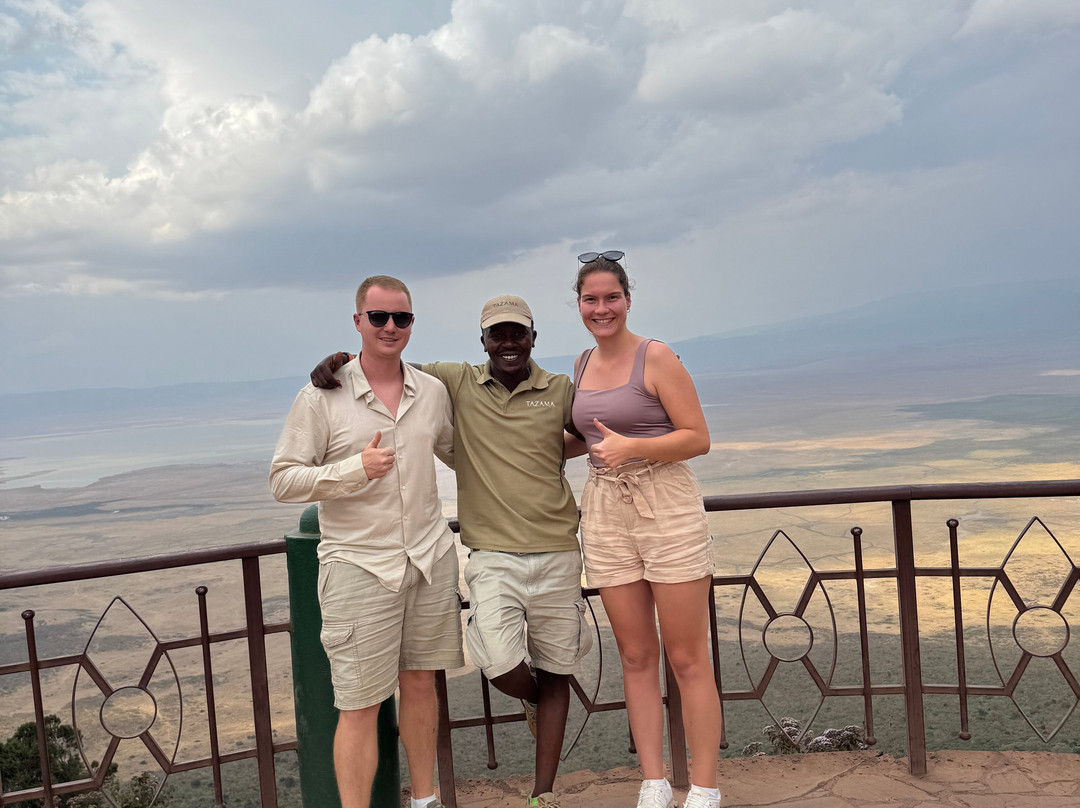 Tazama Africa Tours and Safari-阿鲁沙国家公园必去景点