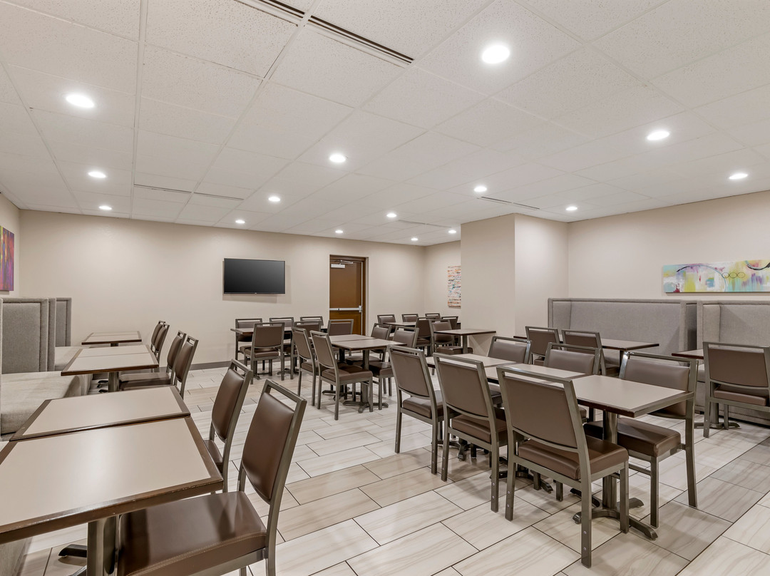 Executive Residency by Best Western Waterloo & Cedar Falls