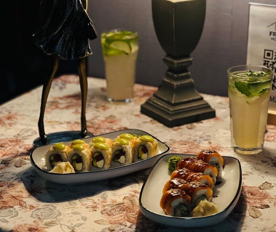 Friend's House Cafe By Sushi Mood