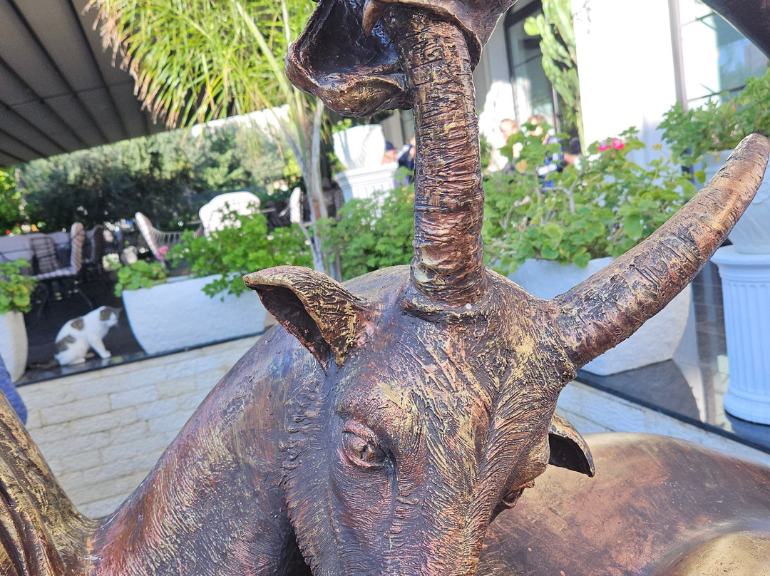 Chimaera Hotel主图