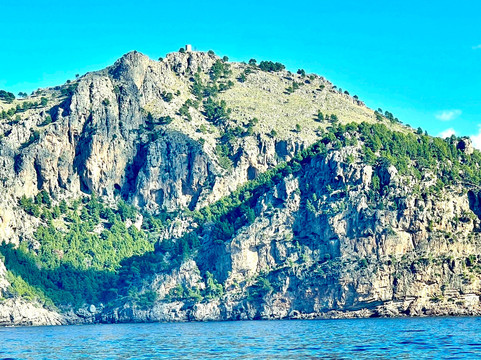 Barcos Azules-索列尔港必去景点