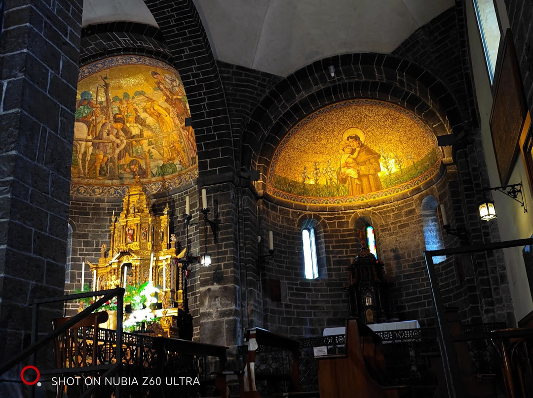 Basilica di San Giacomo-贝拉焦必去景点