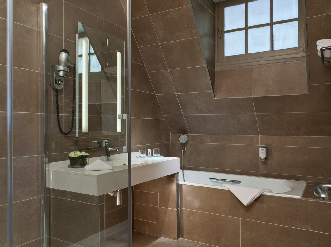 Château Jeanne & The Forest主图