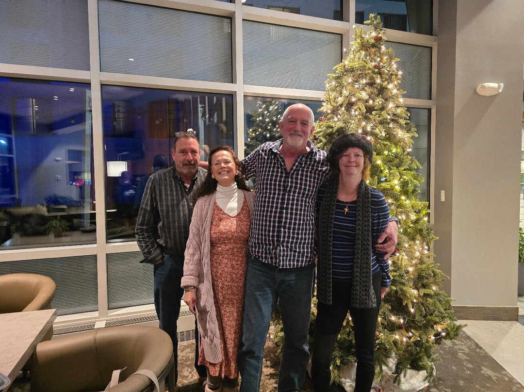 波士顿玛律伯勒大使馆套房酒店主图