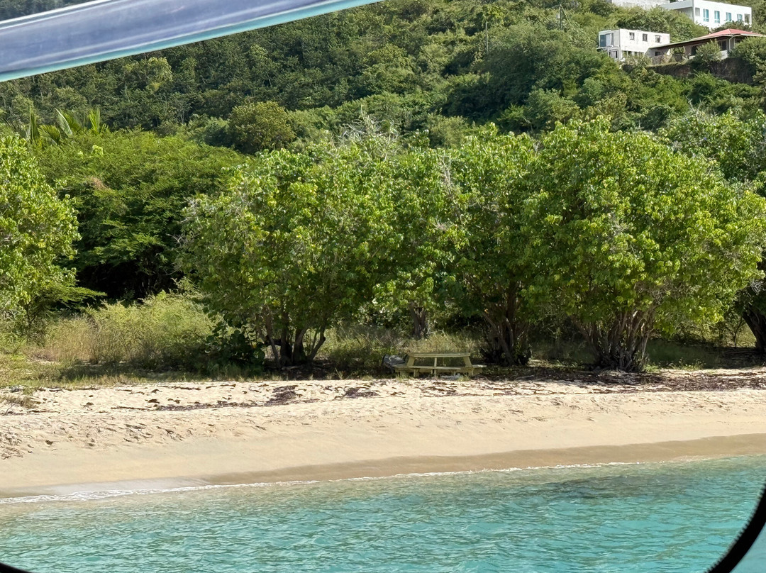 Sabrage Charters-圣 托马斯必去景点