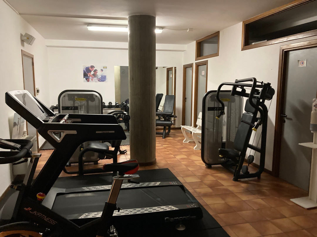 尹朋里亚酒店主图