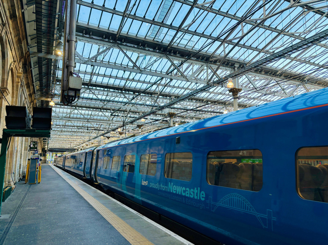 Edinburgh Waverley Station-爱丁堡必去景点
