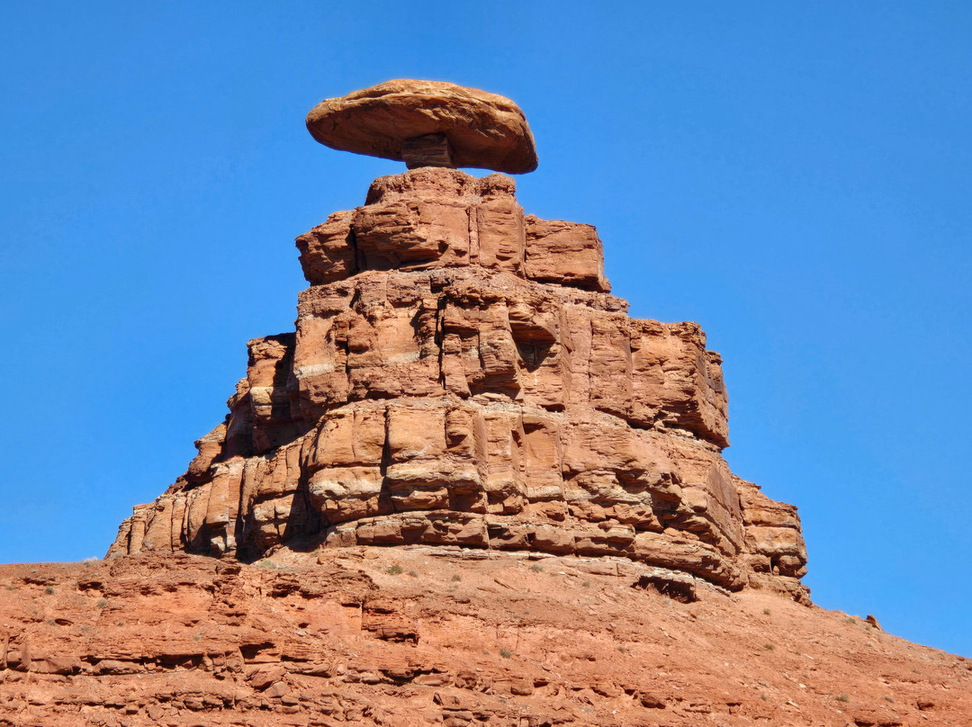 Mexican Hat Rock Formation-梅西肯哈特必去景点