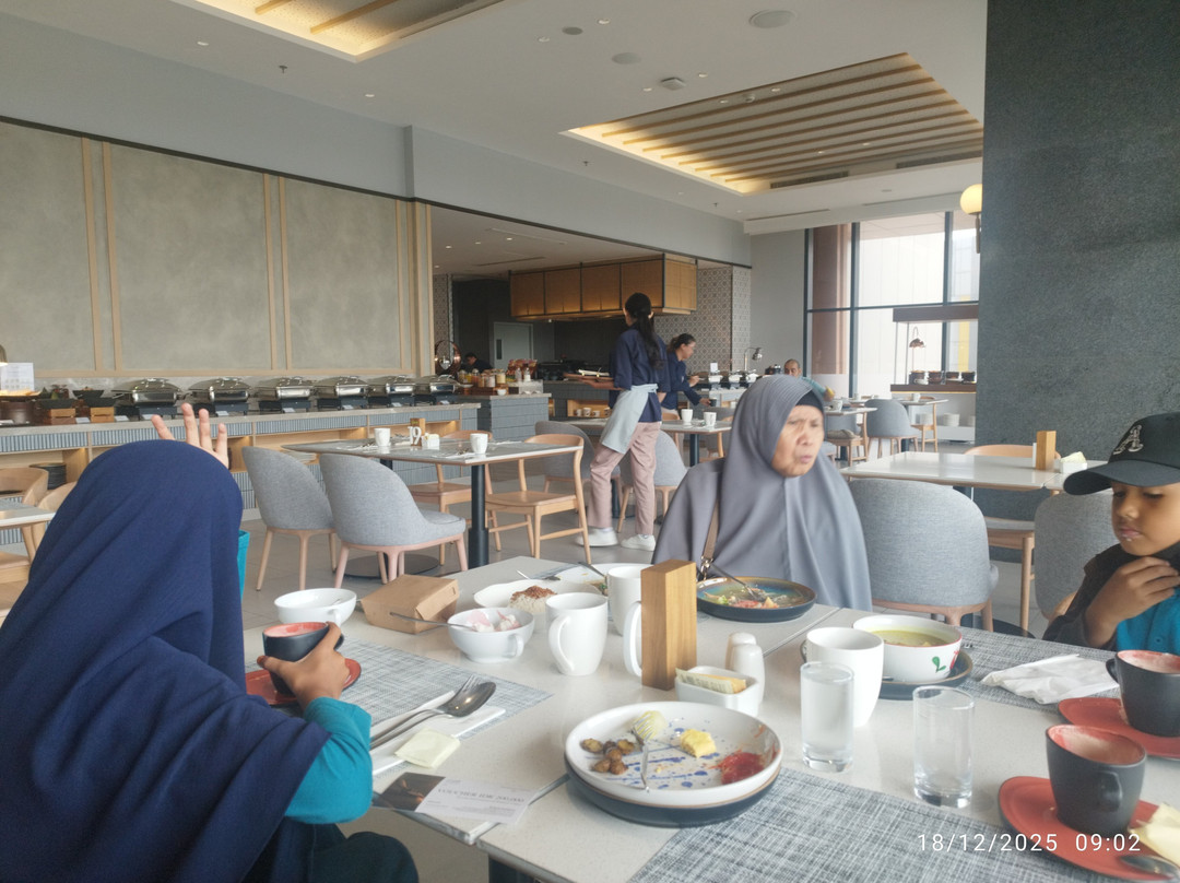 Lime Restaurant At Fairfield By Marriott Bekasi