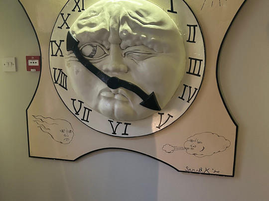 Royal Hotel Valentia主图