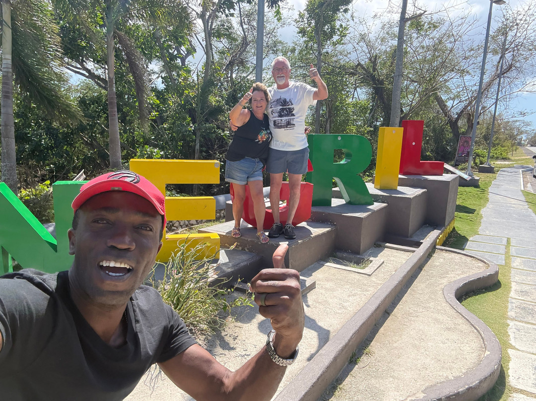 Island Vibes Adventure Tours-蒙特戈贝必去景点