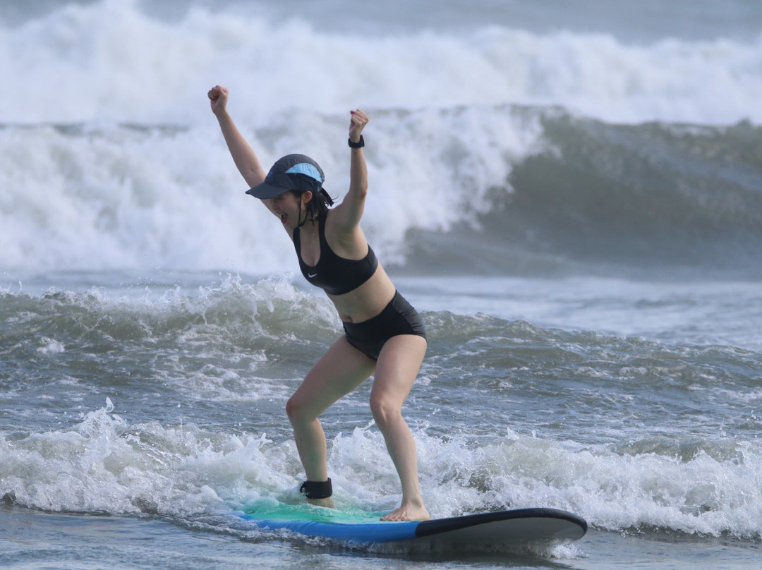 Blue Wave Bali Surf Lessons