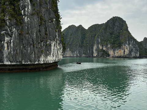 Cat Ba Ocean Cruises-广宁省必去景点