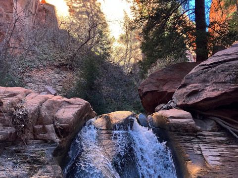 Kanarra Falls-Kanarraville必去景点