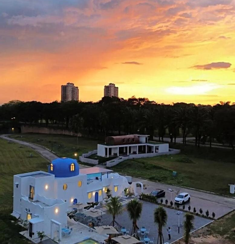 The Oiia Lakeview, A’ Famosa Resort