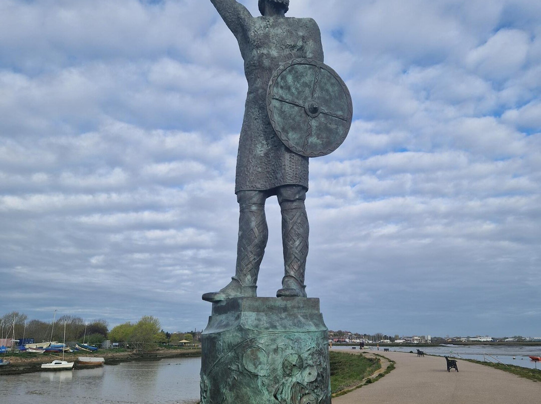 乔利水手 - 码头上的鱼民宿主图