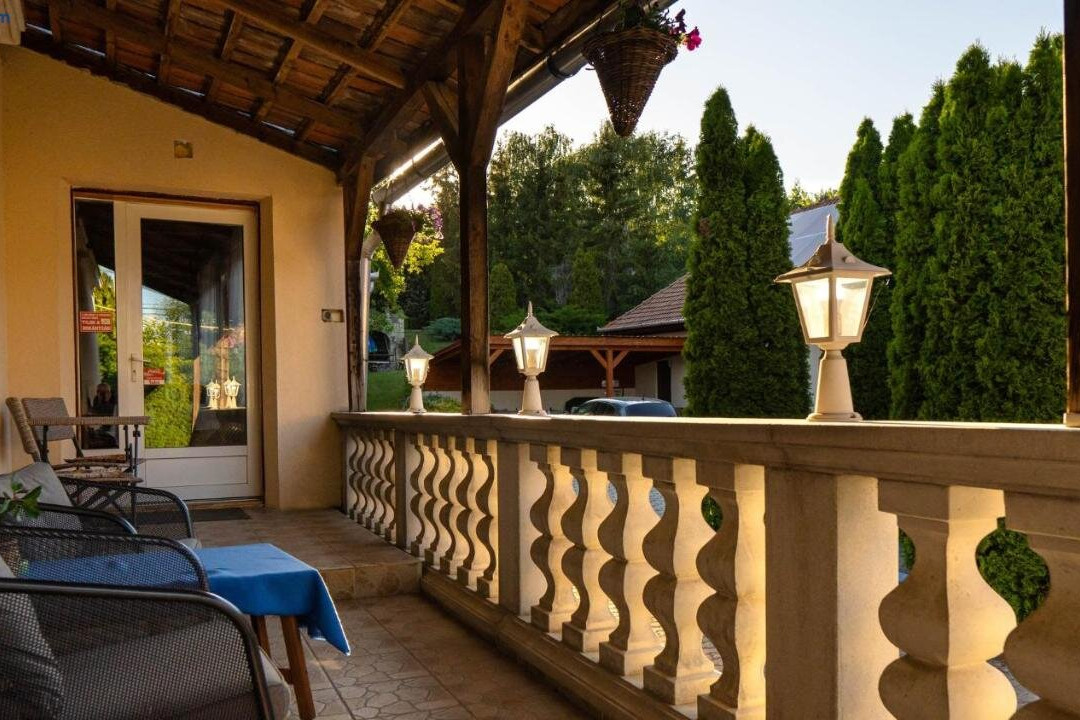 Kiraly Panzio es Etterem