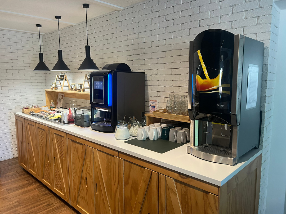 基里亚德酒店-罗阿讷主图
