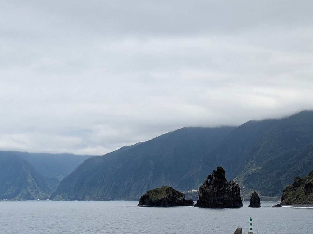 Praia Da Ribeira Da Janela-莫尼什港必去景点