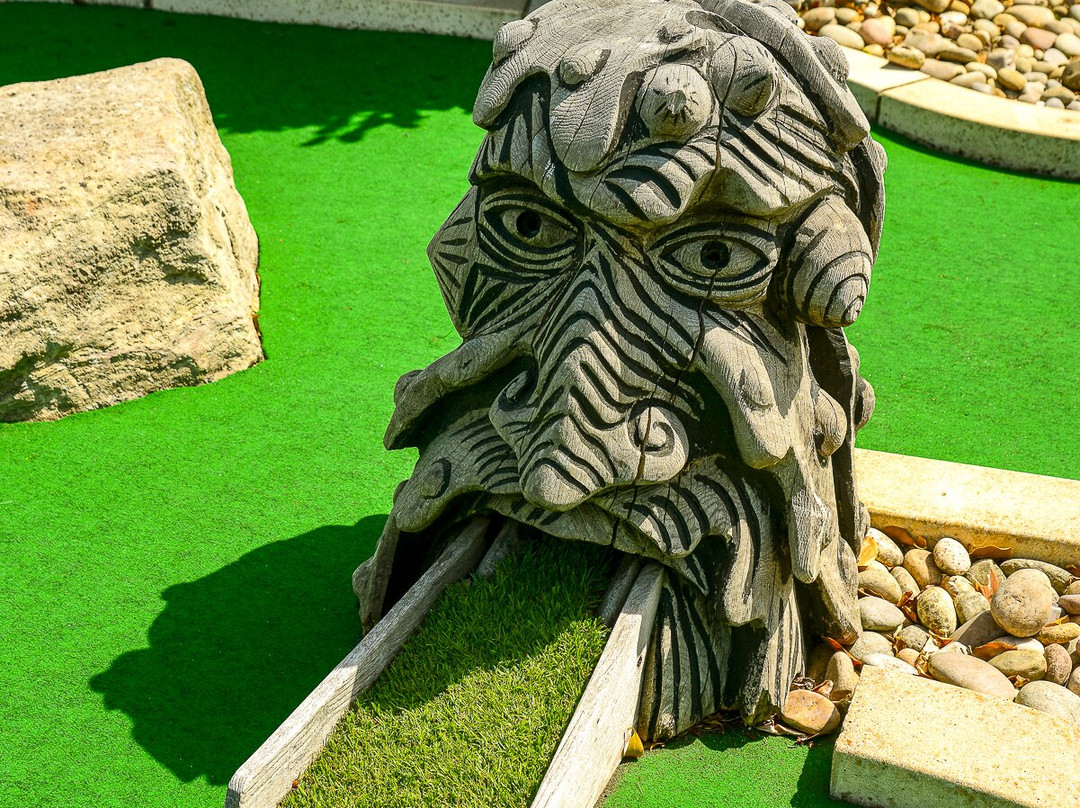 Greensward Adventure Golf-滨海克拉克顿必去景点