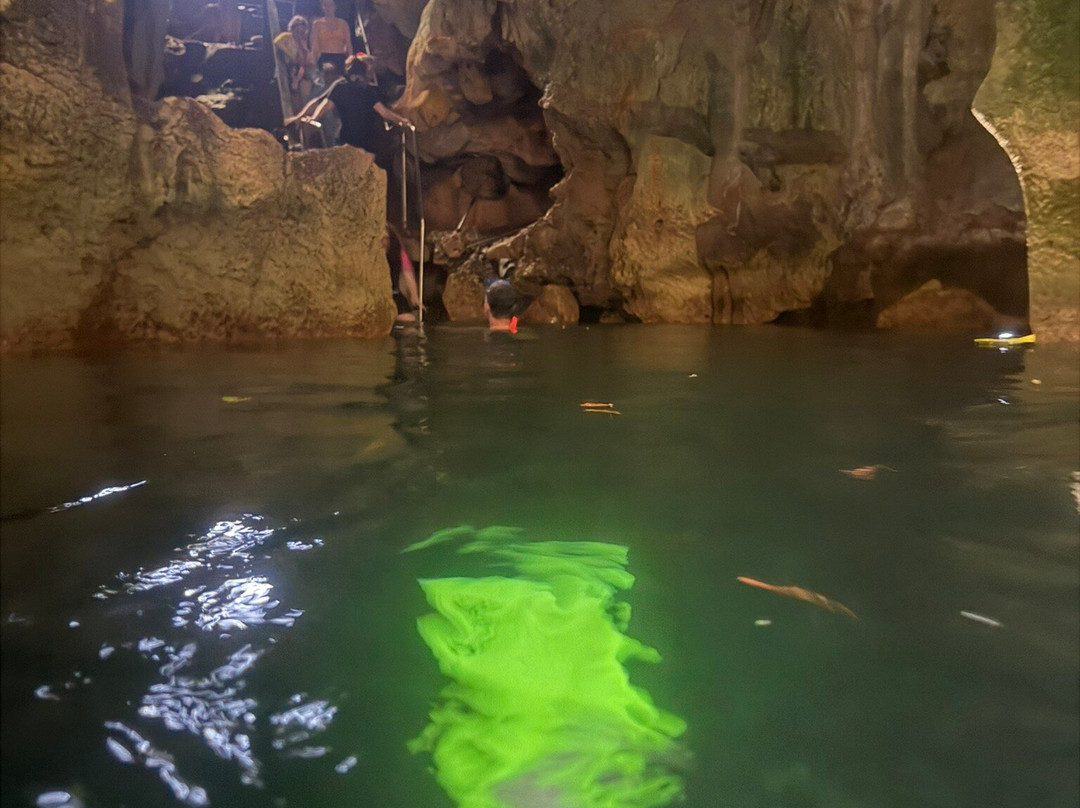 Sawa-I-Lau Caves-亚萨瓦群岛必去景点