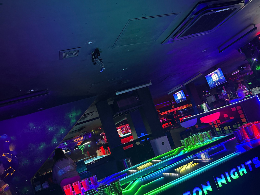 Neon Nights Bar Club-马卡蒂必去景点