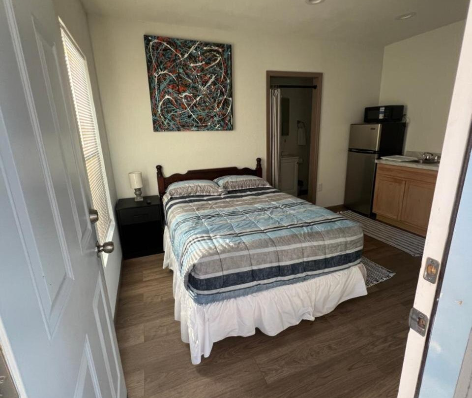 Shaanti Retreat Cozy Studio Blue