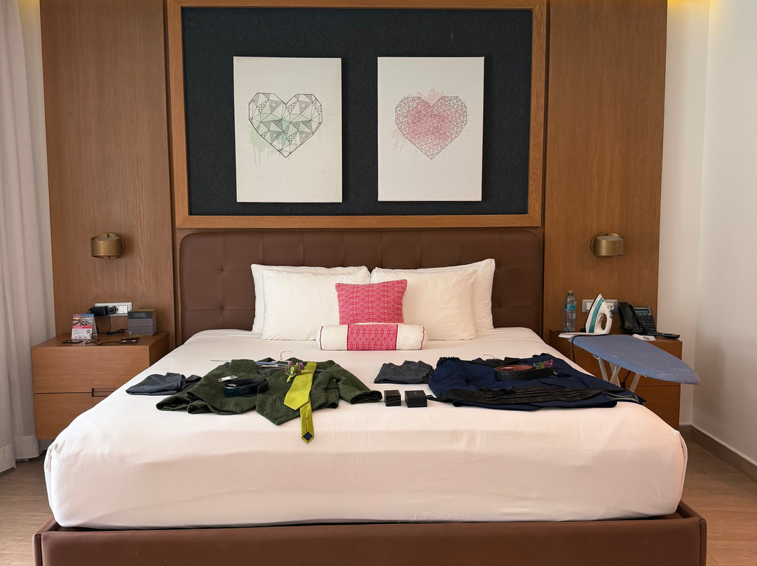 The Fives Beach Hotel & Residences主图