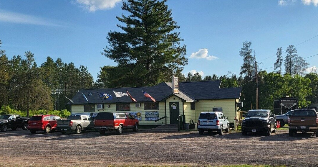 R-C's Decoy Inn-Solon Springs必去景点