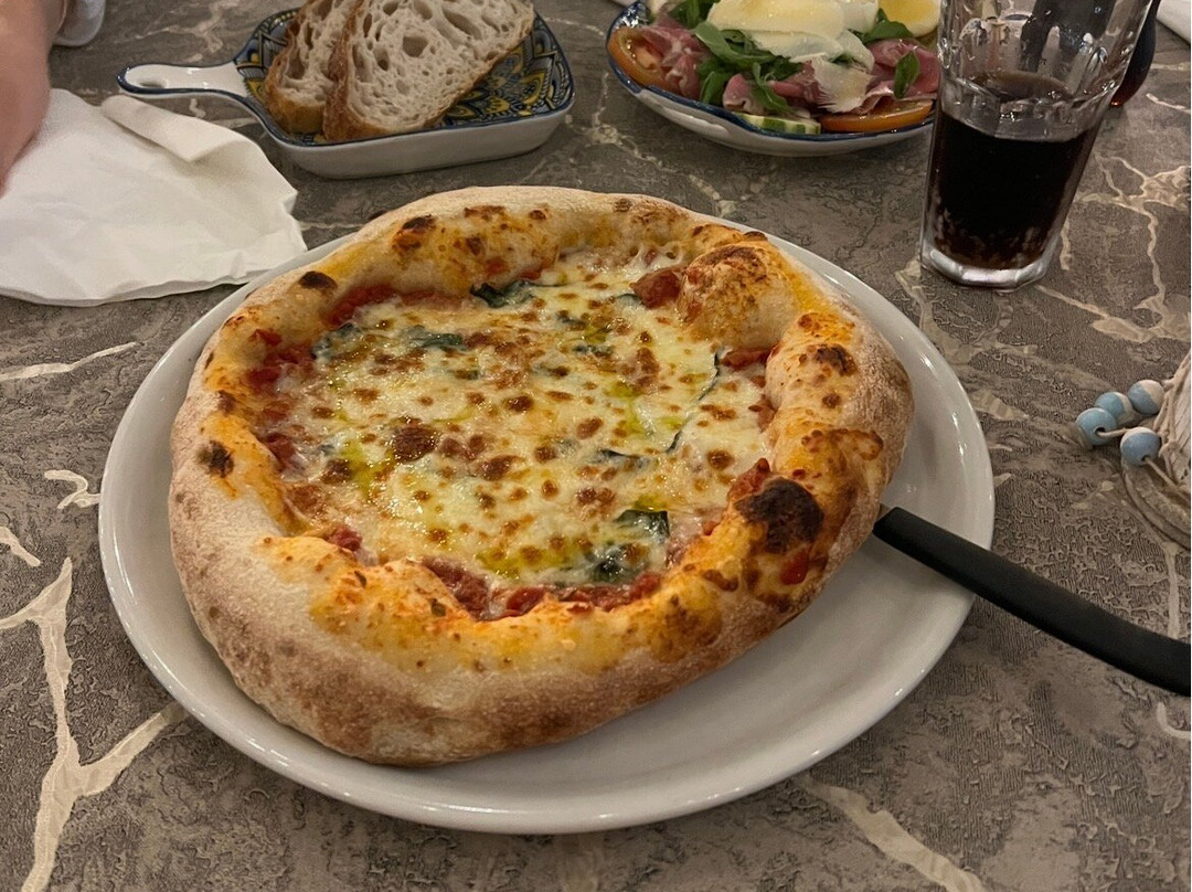 Il Faro Italian Restaurant & Pizzeria