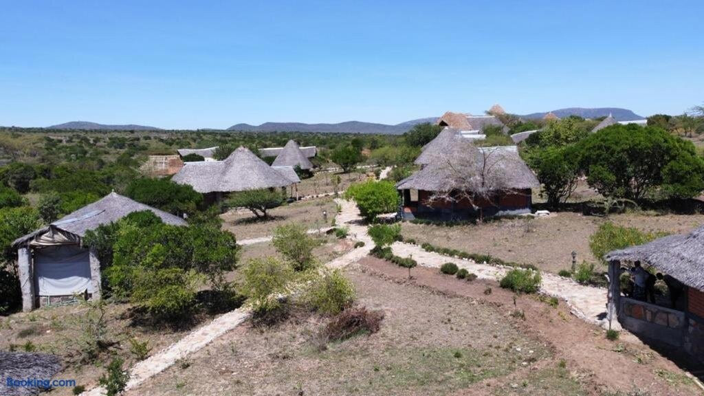 Explore Mara Camp
