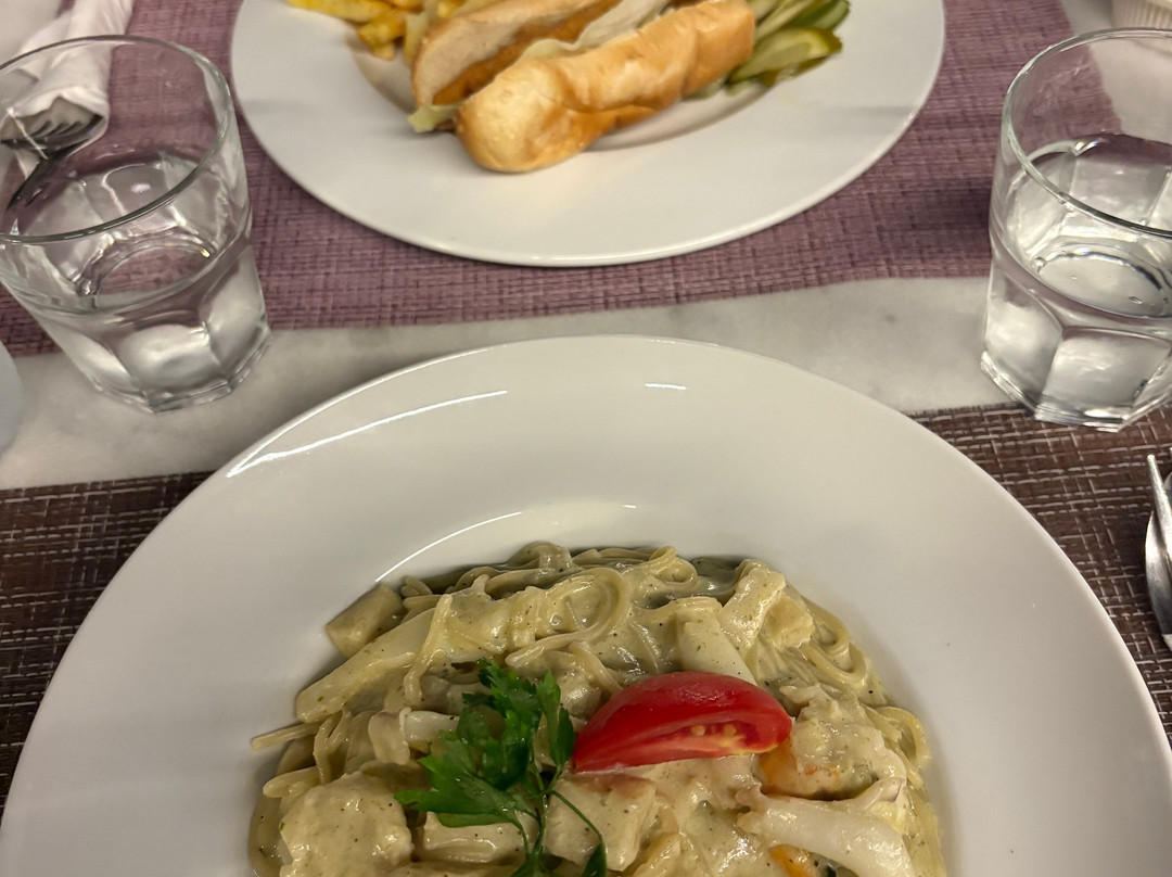 Le Pacha Pyramids Restaurant
