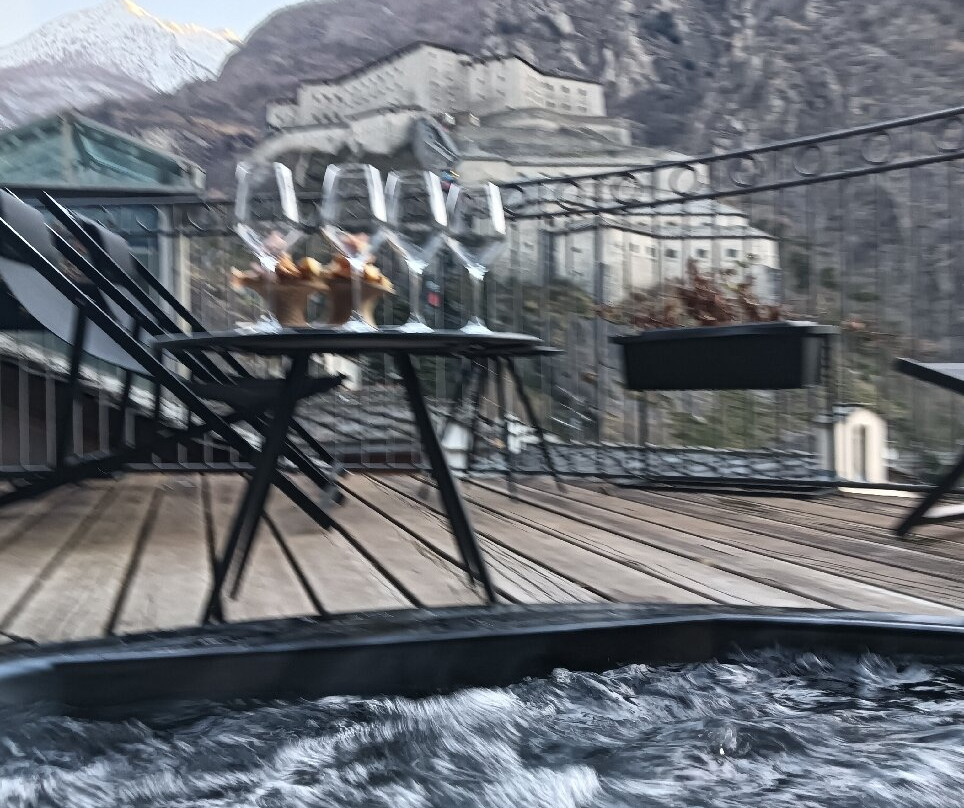 艾德加拉思酒店主图