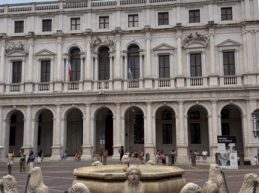 Piazza Vecchia-贝加莫必去景点