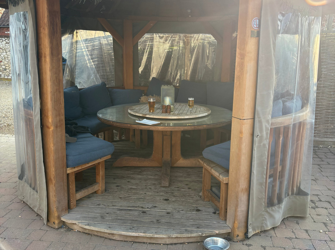Thornham the Chequers家庭旅馆主图