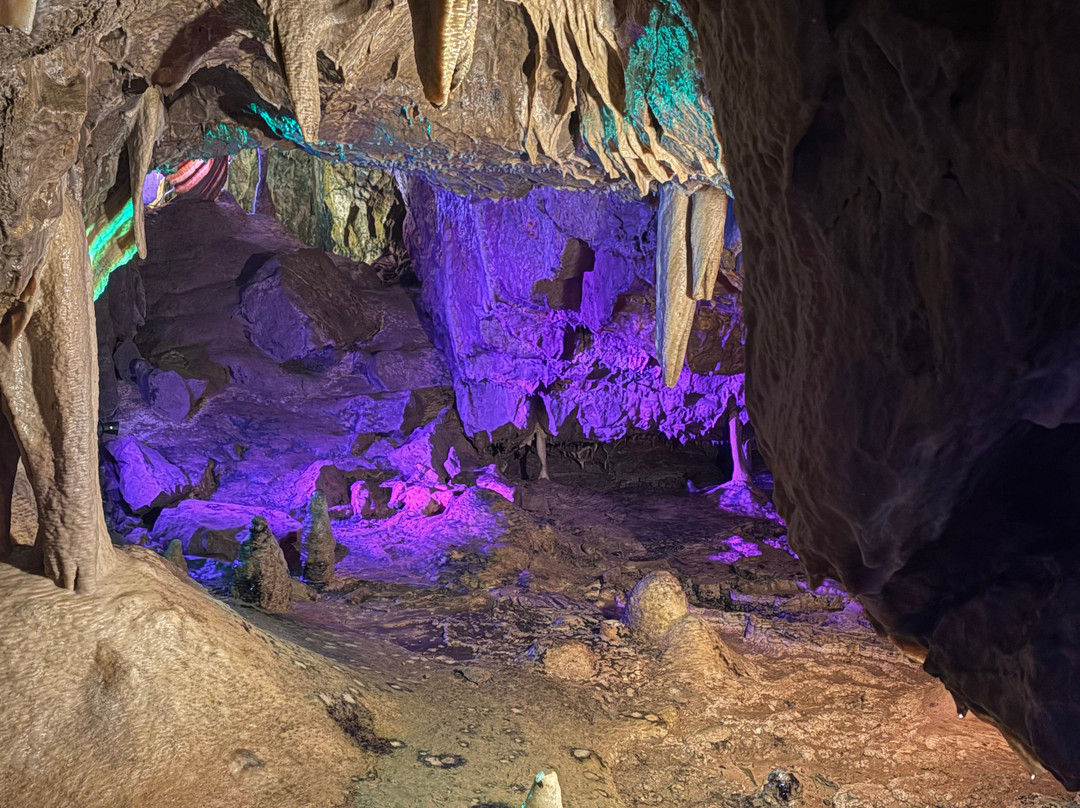 Stump Cross Caverns-Pateley Bridge必去景点