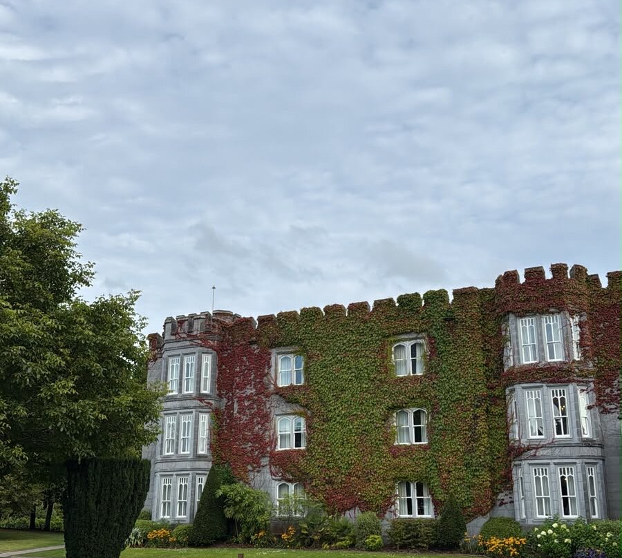 Dromoland Castle Hotel主图