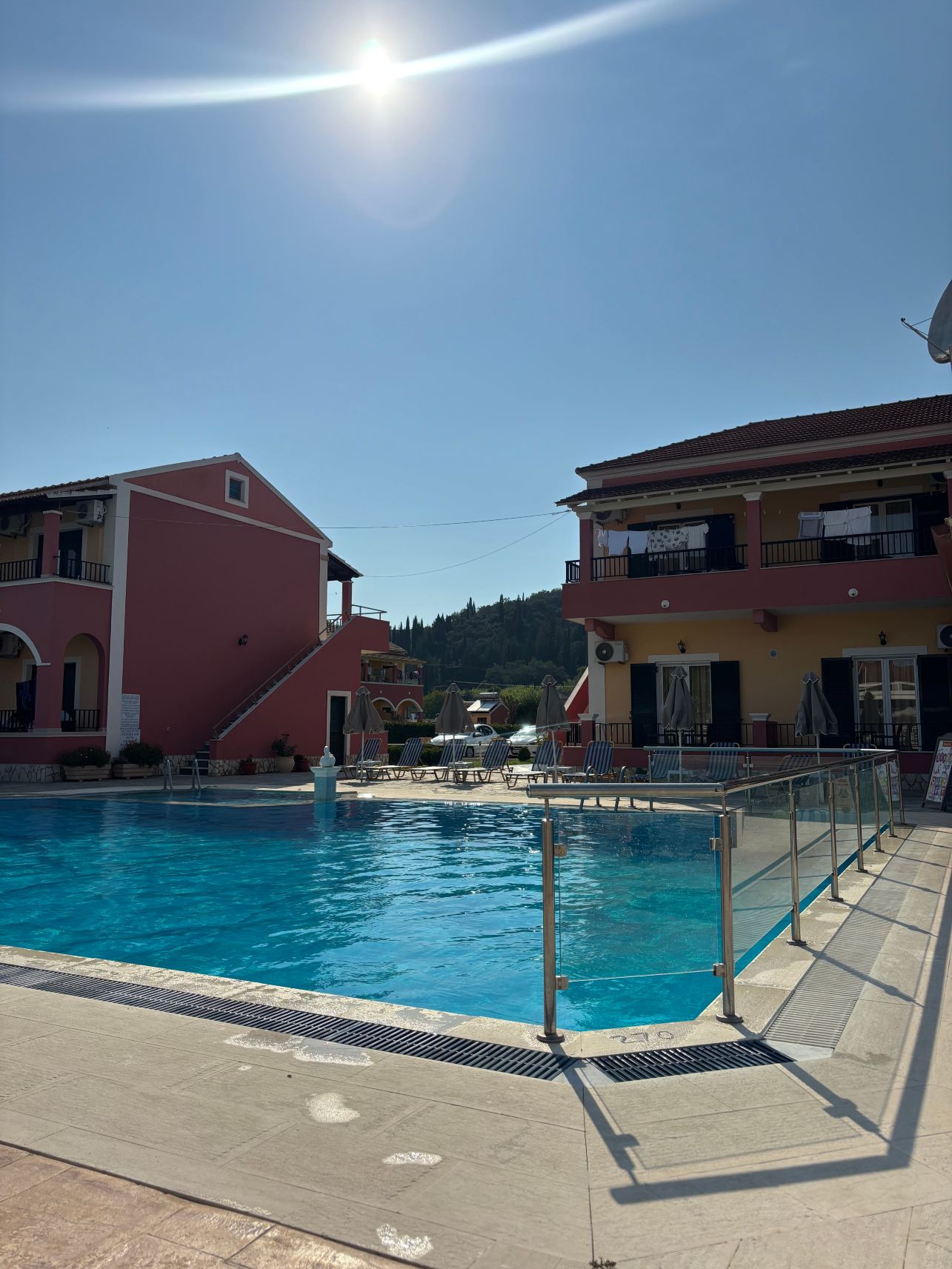 Spiros Apartments-旅行者
