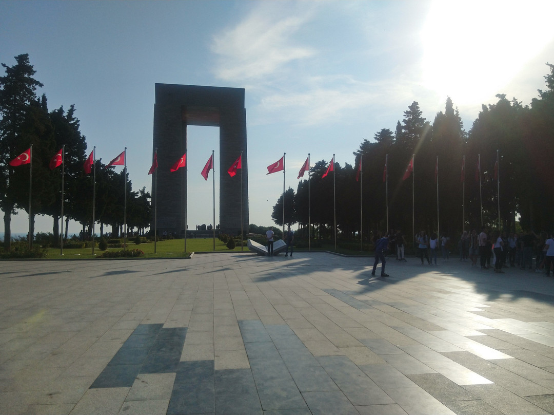 Canakkale Sehitleri Aniti-Eceabat必去景点