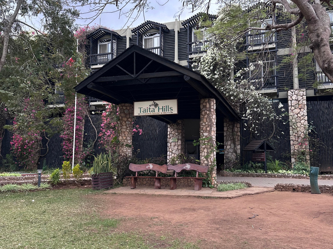 泰塔山游猎度假村及小屋主图