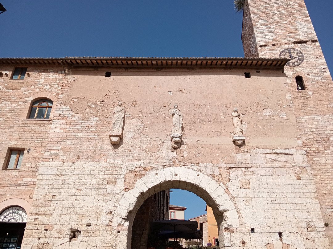 Porta Consolare-Spello必去景点